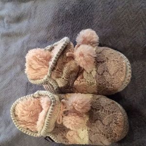 Mukluks slippers